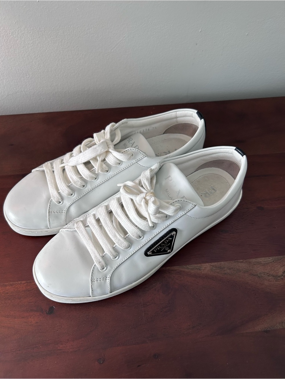 Prada shoes - Picture 2 of 5
